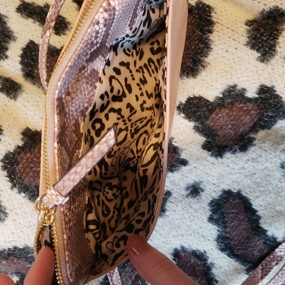 Jessica Simpson pink and snake skin design bag - Picture 3 of 5